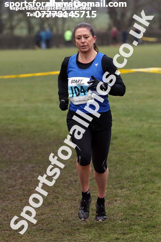 Senior and veteran womens 2018 Durham Cathedral Cross Country Relay. Photo:  David T. Hewitson/Sports for All Pics